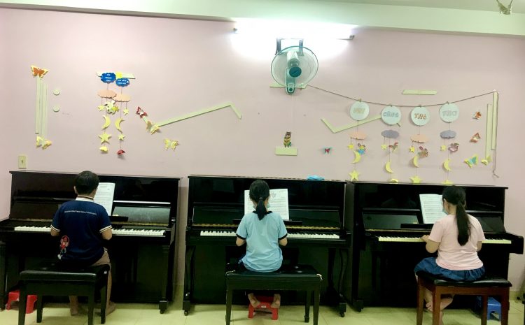 Lớp học piano tại Nhất Tam Piano 