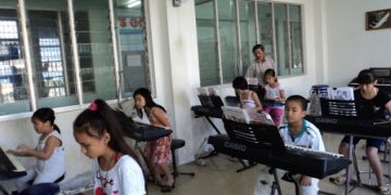 Học đàn tại Phú Nhuận- Trung tâm Âm nhạc Phaolo