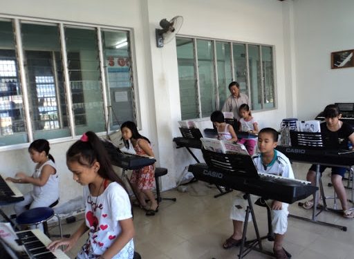 Học đàn tại Phú Nhuận- Trung tâm Âm nhạc Phaolo